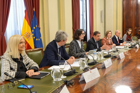 Luis Planas se reúne con el sector pesquero para analizar sus propuestas para la elaboración de la Estrategia Nacional de Alimentación  foto 2