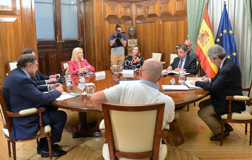 Hoy, en una reunión con Cepesca y Cofradías de Pescadores  foto 4