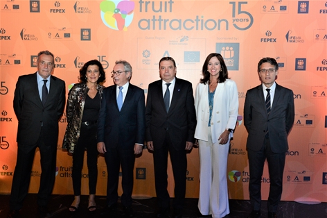 Luis Planas recibe el reconocimiento de Fruit Attraction por el apoyo del ministerio a la feria internacional de frutas y hortalizas foto 5