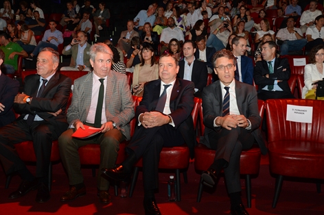 Luis Planas recibe el reconocimiento de Fruit Attraction por el apoyo del ministerio a la feria internacional de frutas y hortalizas foto 7