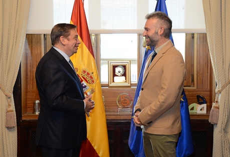 El ministro Luis Planas se reúne con el nuevo presidente de la Real Federación Española de Caza foto 3