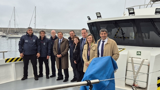 Luis Planas visita el puerto de Cudillero, que concentra el mayor número de buques pesqueros de Asturias 