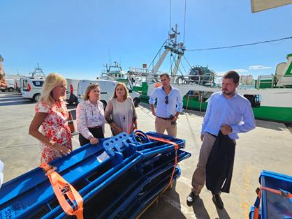 Hoy, en una reunión mantenida en Isla Cristina (Huelva)   foto 2