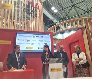 La directora general de Desarrollo Rural, Innovación y Formación Agroalimentaria presenta una nueva edición del foro Datagri foto 2